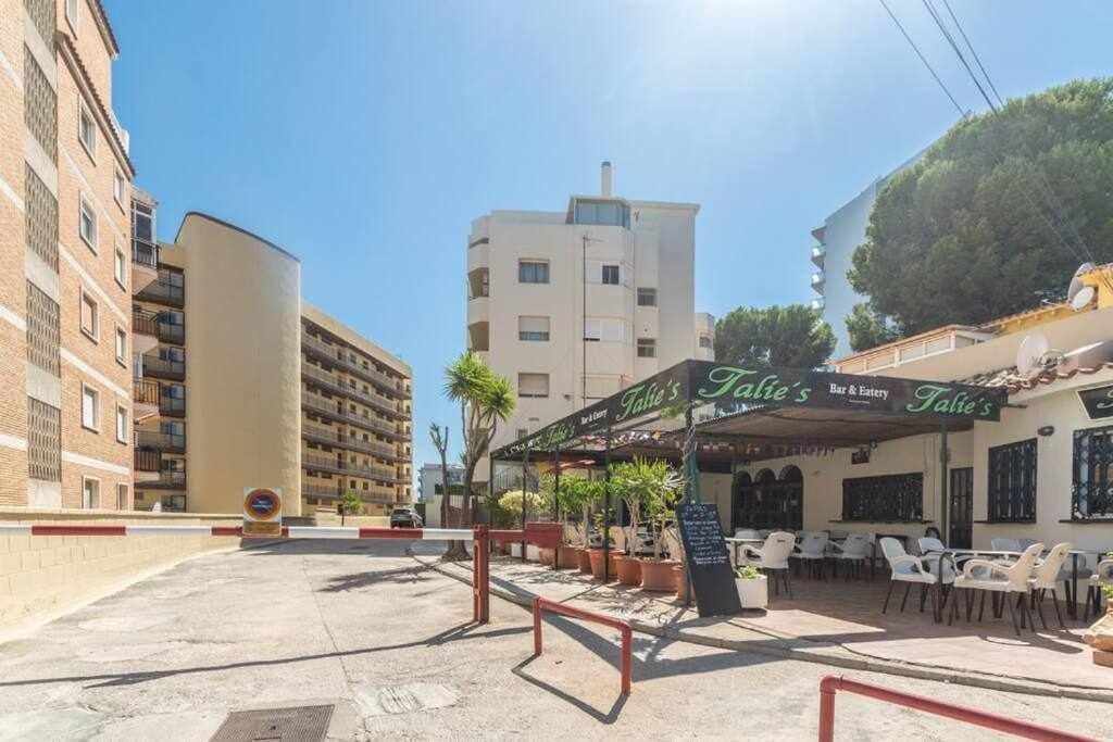 Santa Marta Al Lado De Los Servicios Y De La Playa Benalmadena Luaran gambar